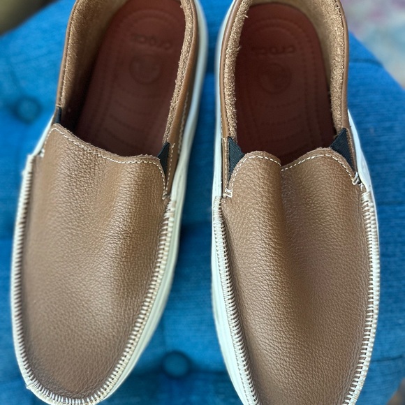 LIKE ? ! CROCS Men\'s Tan Leather Slip-On Loafers. Tideline. Fit like 11.5. main image 14